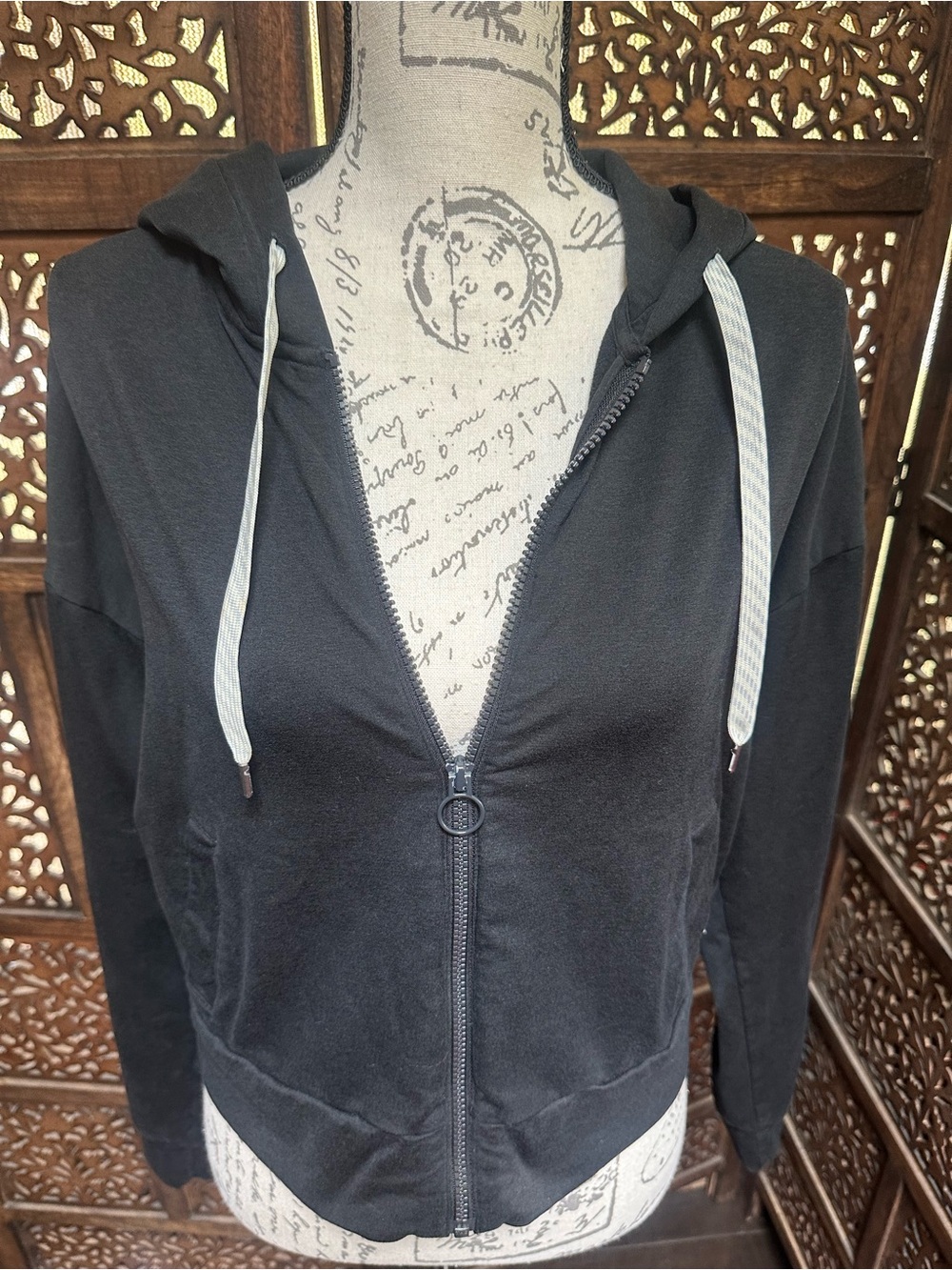 Vuori Black Zip Hoodie with Light Drawstrings